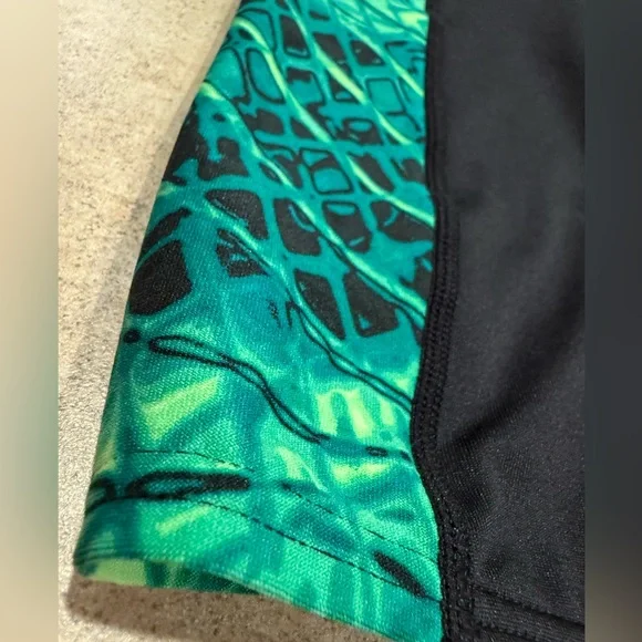 Never used. TYR competitive swim jammer. Size 32 - Picture 7 of 9